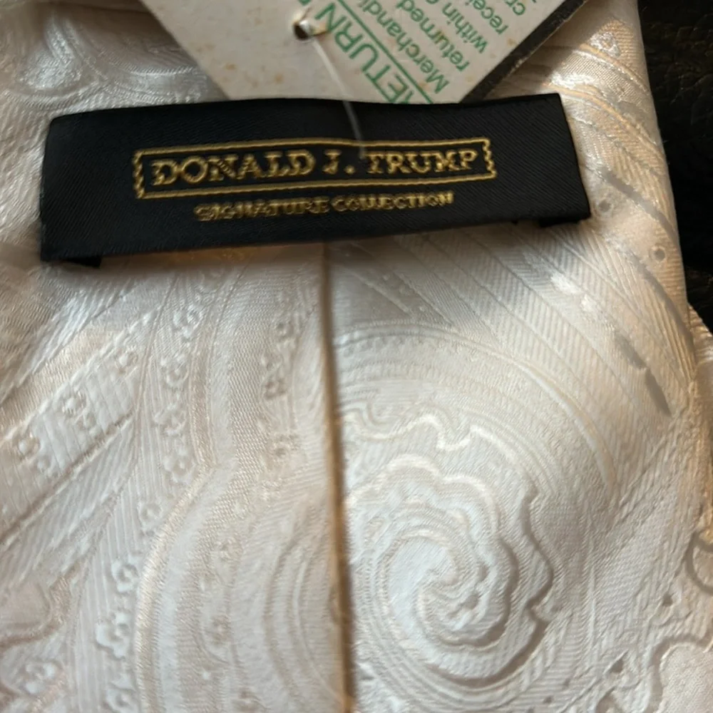 Donald‎ J. Trump President Tie Cream Solid Geometric Luxury Necktie Silk L4 NWT